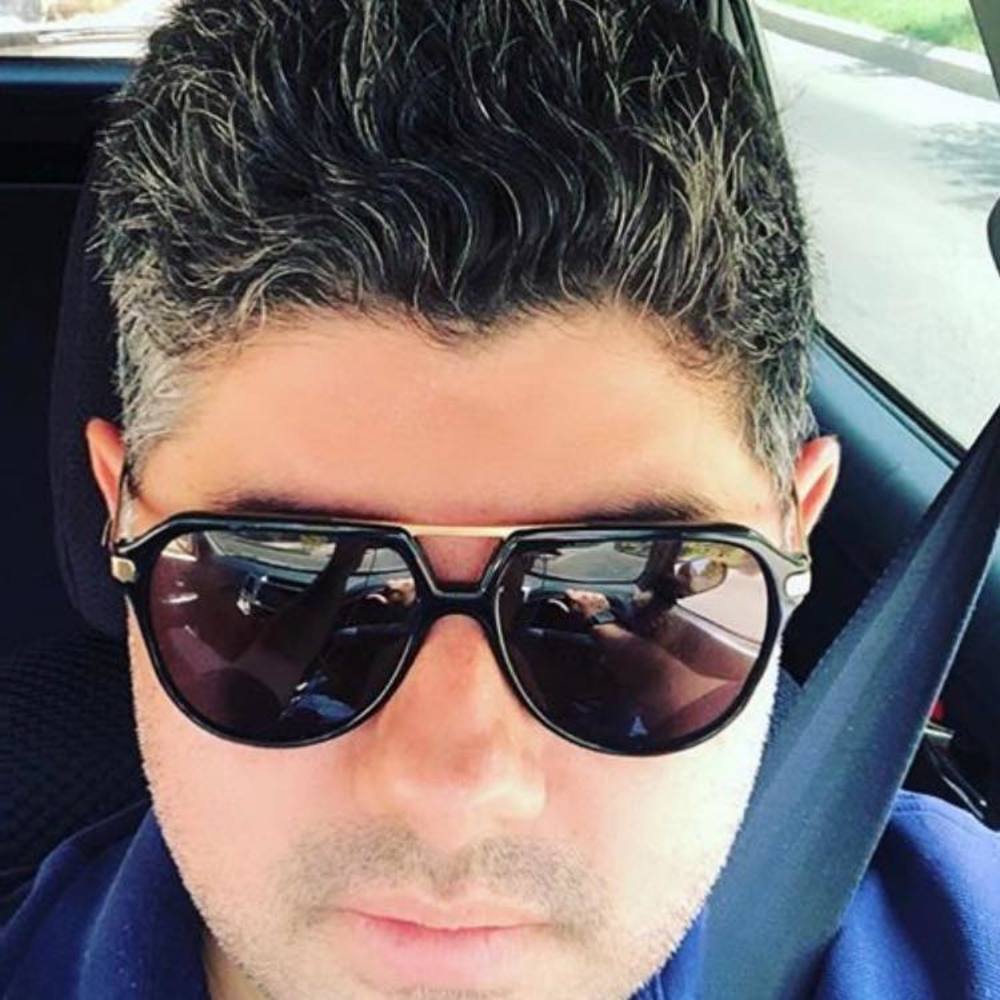 Meet your Posher, Efrain